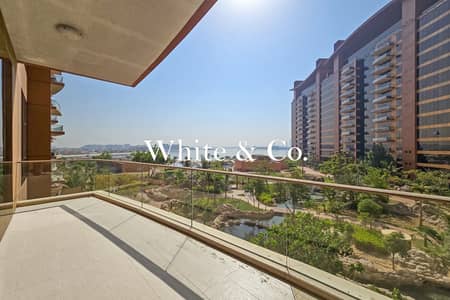 1 Bedroom Flat for Sale in Palm Jumeirah, Dubai - Vacant now | Best Price | Sea & Burj view 1 Bedroom Flat for Sale in Palm Jumeirah, Dubai - Vacant now | Best Price | Sea & Burj view