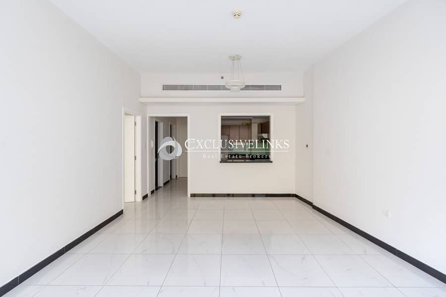 Bright 1BR | Balcony | Near Circle Mall Bright 1BR | Balcony | Near Circle Mall