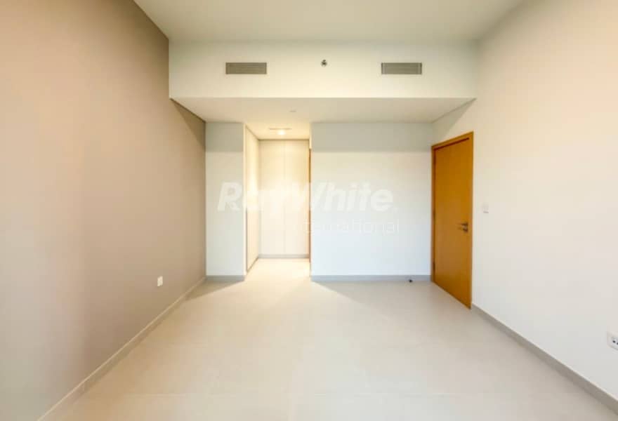 Brand New | Ready to Move | Prime Location Brand New | Ready to Move | Prime Location