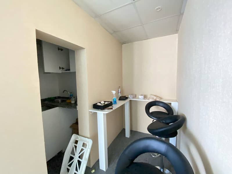 Fully Furnished | Office | Near Metro | High Floor – další