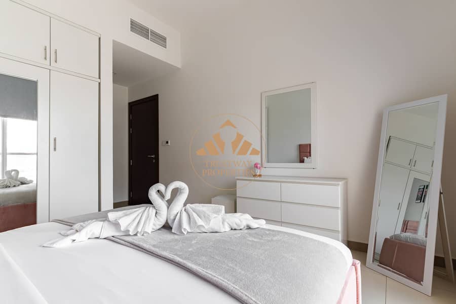 7 1st bedroom (1). jpg