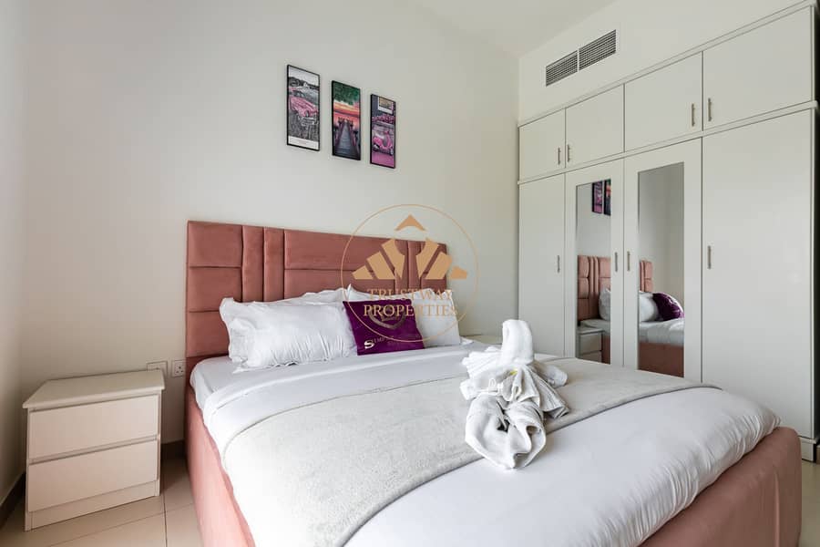 9 1st bedroom (3). jpg