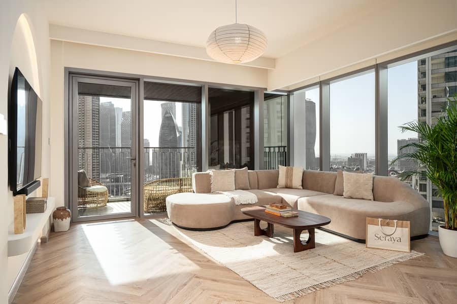 3 Downtown Views II_T3_1905(Web)-4. jpg