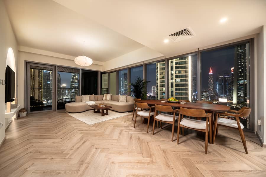 5 Downtown Views II_T3_1905(Web)-48. jpg