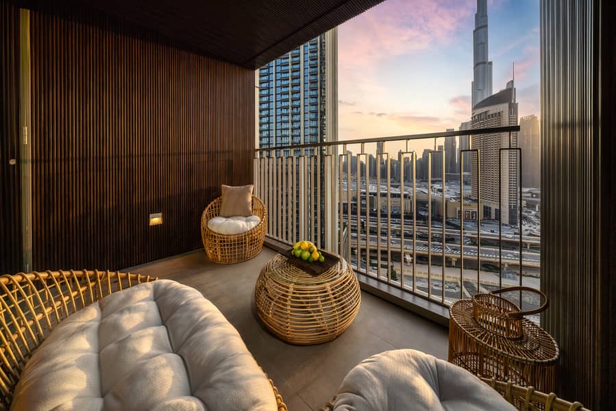 12 Downtown Views II_T3_1905(Web)-42. jpg