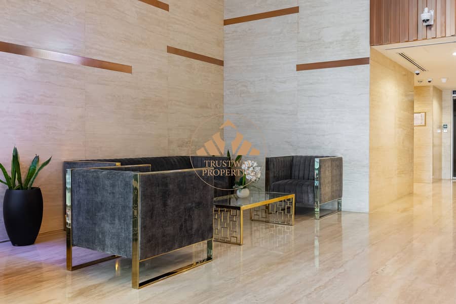 15 lobby (1). jpg