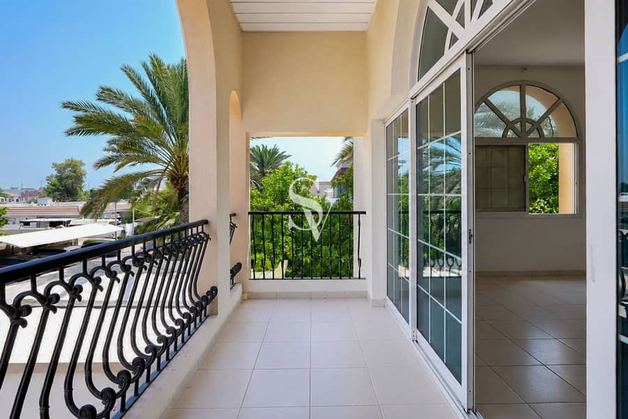 Villa in Umm Suqeim