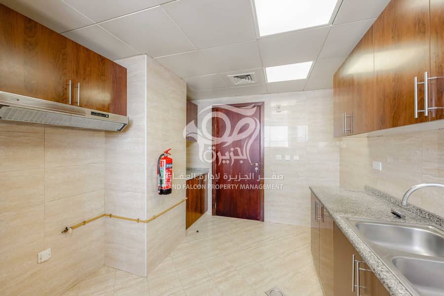 29 Kitchen2. jpg