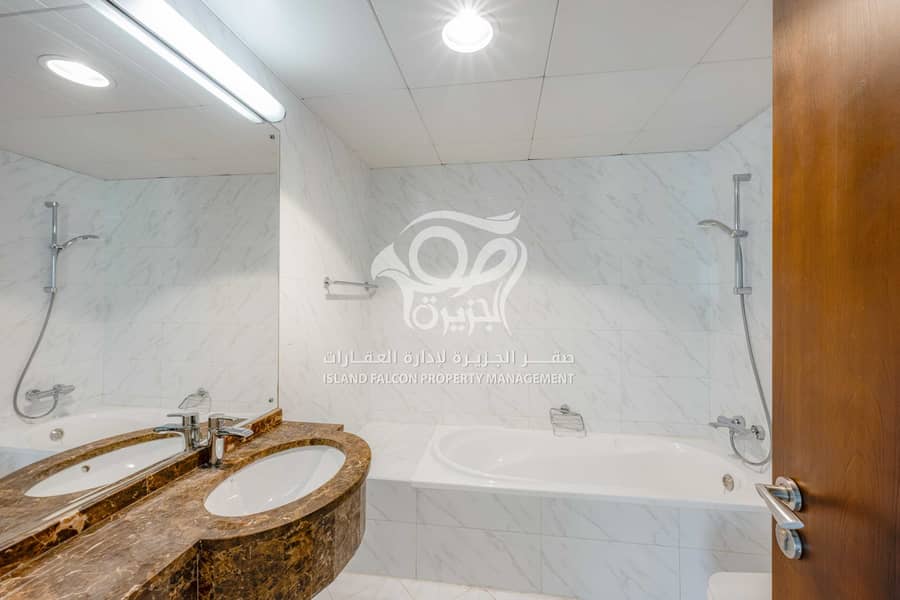 33 Shared Bathroom. jpg