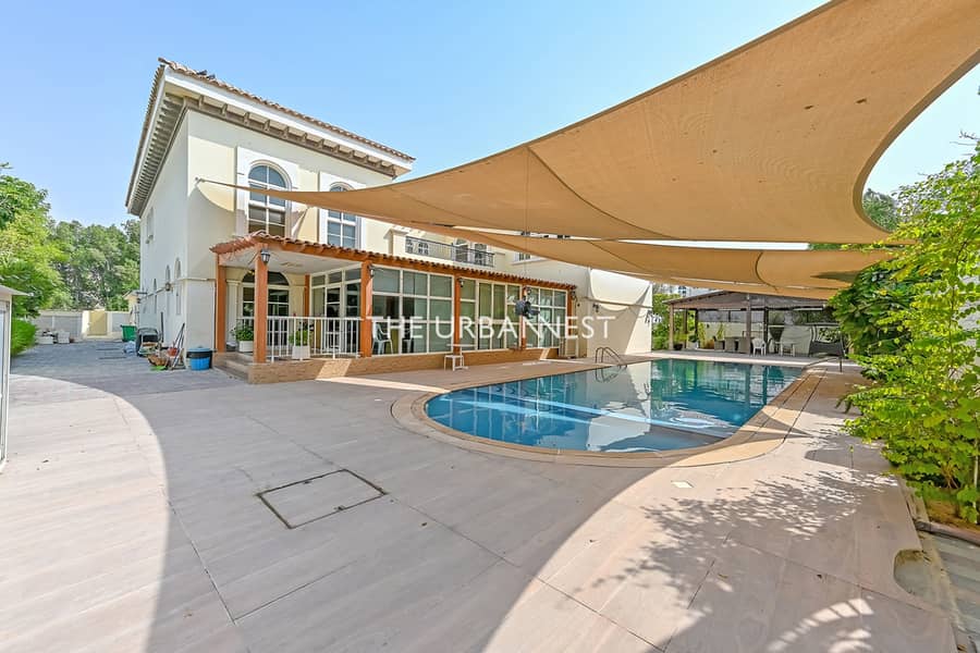 Beautiful 7 Bedroom | with Pool | Great Location Beautiful 7 Bedroom | with Pool | Great Location