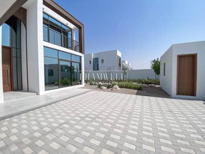 5 Bedroom Villa for Sale in Al Jubail Island, Abu Dhabi - Ultra Luxurious | Massive Plot | Perfect Location 5 Bedroom Villa for Sale in Al Jubail Island, Abu Dhabi - Ultra Luxurious | Massive Plot | Perfect Location
