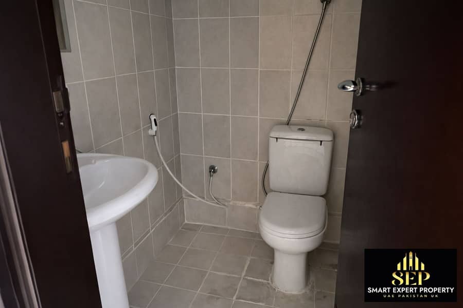 3 Small bathroom with simple fixtures. png