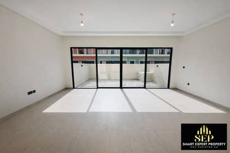 تاون هاوس 3 غرف نوم للايجار في داماك لاجونز، دبي - Bright modern room with balcony view (1). png