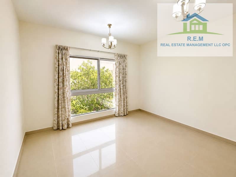 12 044e2093-7ddd-42d8-bb15-b992e065cc24. png