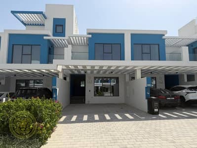 4 Bedroom Townhouse for Sale in DAMAC Lagoons, Dubai - 0dc2e1d4-9da0-4d54-a4a6-3575e280a2e6. jpg 4 Bedroom Townhouse for Sale in DAMAC Lagoons, Dubai - 0dc2e1d4-9da0-4d54-a4a6-3575e280a2e6. jpg