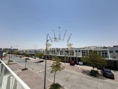 5 habitaciones Townhouse para en Alquiler en DAMAC Hills 2 (Akoya by DAMAC), Dubai - Casa adosada en DAMAC Hills 2 (Akoya by DAMAC),Amargo, 5 dormitorios, 139999 AED - 15526975 5 habitaciones Townhouse para en Alquiler en DAMAC Hills 2 (Akoya by DAMAC), Dubai - Casa adosada en DAMAC Hills 2 (Akoya by DAMAC),Amargo, 5 dormitorios, 139999 AED - 15526975