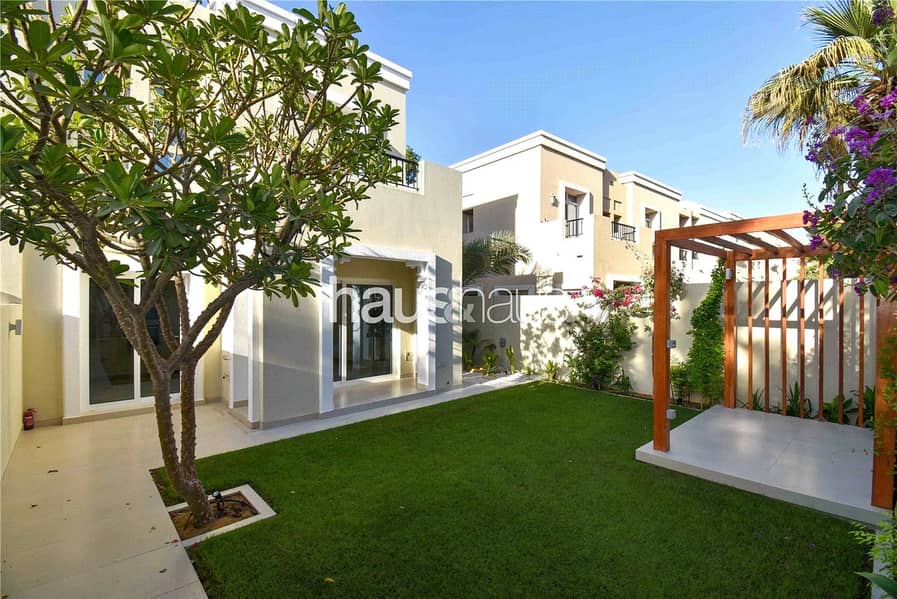 2 Bed + Maids | Fully Upgraded | Great Location 2 Bed + Maids | Fully Upgraded | Great Location