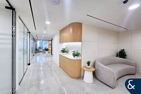 Office for Rent in Jumeirah Lake Towers (JLT), Dubai - Ultra Premium | Metro | 6 Parking Spaces
