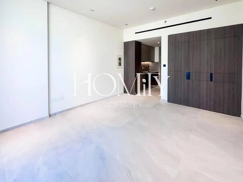 HIGH-END AMENITIES | POOL & GYM | VACANT - Image 5