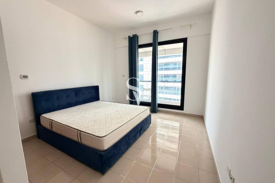Spacious 2 Br Apartment in Marina Spacious 2 Br Apartment in Marina