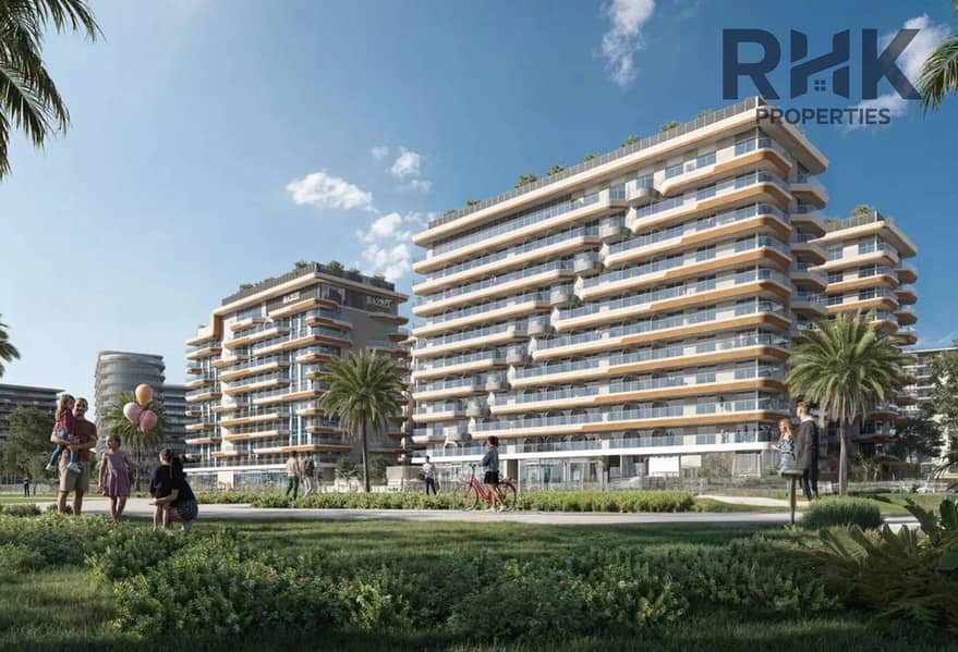 9 Azizi Venice low-rise apartments with landscaped park and family walkways
