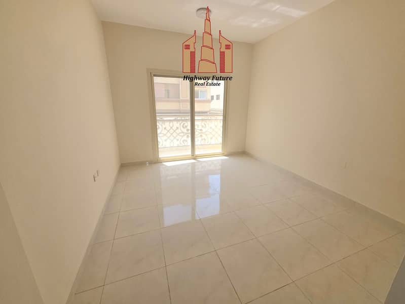 4 16737. jpg