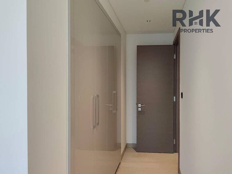 7 Entrance hallway with mirrored storage in Crest Grande residence, Sobha Hartland Duba