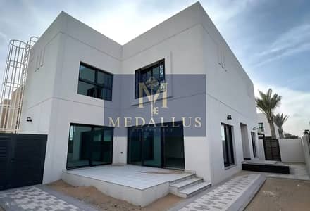 3 Bedroom Townhouse for Sale in Al Rahmaniya, Sharjah - 784083eb-7d7e-4585-843a-2c993b8cc9da. jpg 3 Bedroom Townhouse for Sale in Al Rahmaniya, Sharjah - 784083eb-7d7e-4585-843a-2c993b8cc9da. jpg