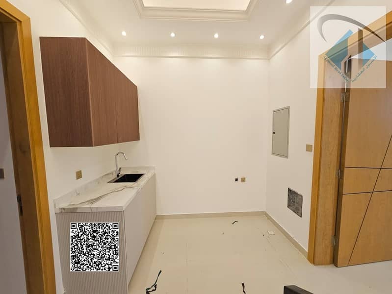 12 batch_df3378e6-ec56-43bd-aaa8-854a20453dd0. jpg