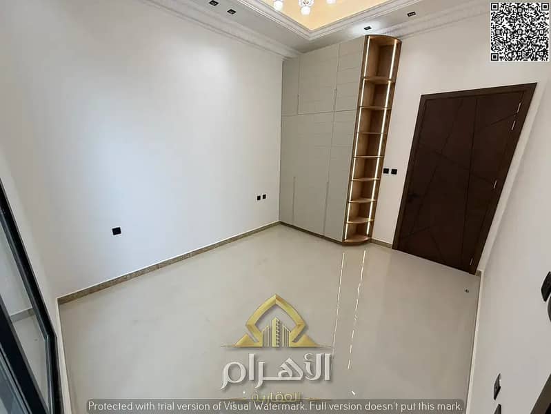 8 840151799-1066x800. webp