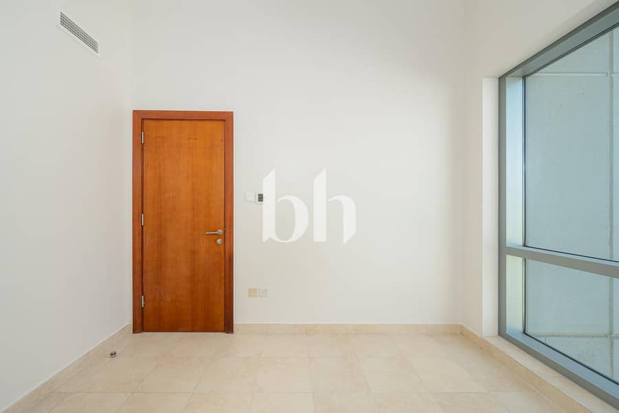 7 Image 0