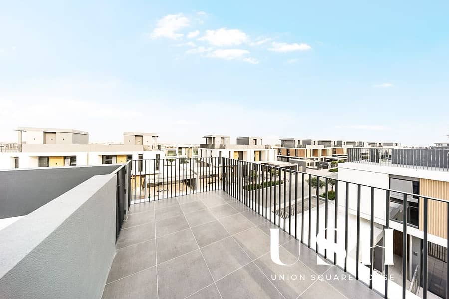 28 Balcony 5. jpg
