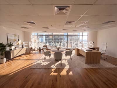 Office for Rent in Dubai Internet City, Dubai - Professional Workspace | Adaptable Work Areas