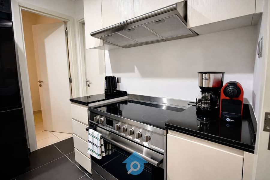 14 Kitchen. jpg