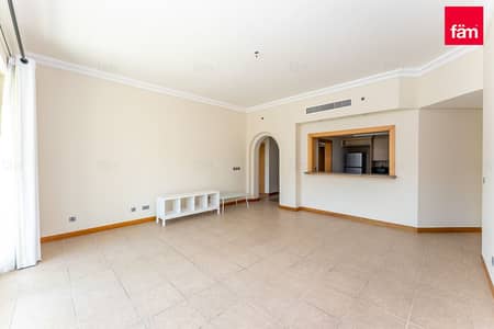 2 Schlafzimmer Wohnung zum zur Miete in Palm Jumeirah, Dubai - Wohnung in Palm Jumeirah，Shoreline Apartments，Al Sarrood, 2 schlafzimmer, 185000 AED - 15535521