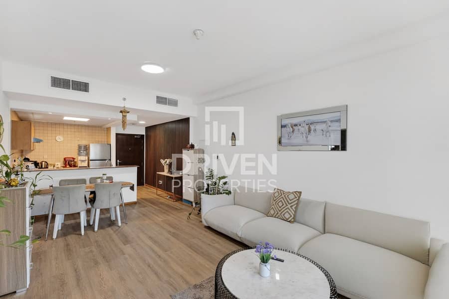 Waterfront Living | Full Marina View | Prime Unit Waterfront Living | Full Marina View | Prime Unit