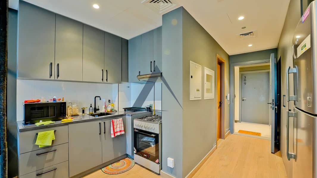 9 AZCO REAL ESTATE-10. jpg