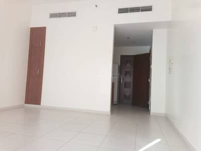 Studio for Rent in Dubai Marina, Dubai - Cozy Studio Flat | Beside Metro | Unfurnished