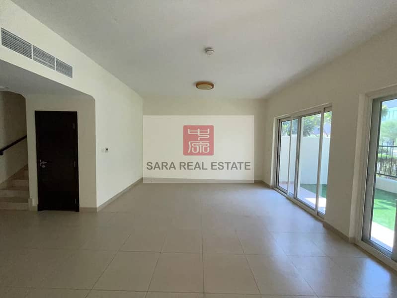 6 4.1 - Living Room. jpg