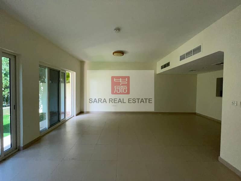 7 4.2 - Living Room. jpg
