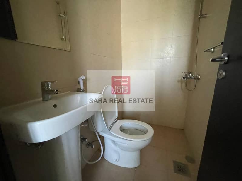18 6.0 - Maids Toilet. jpg
