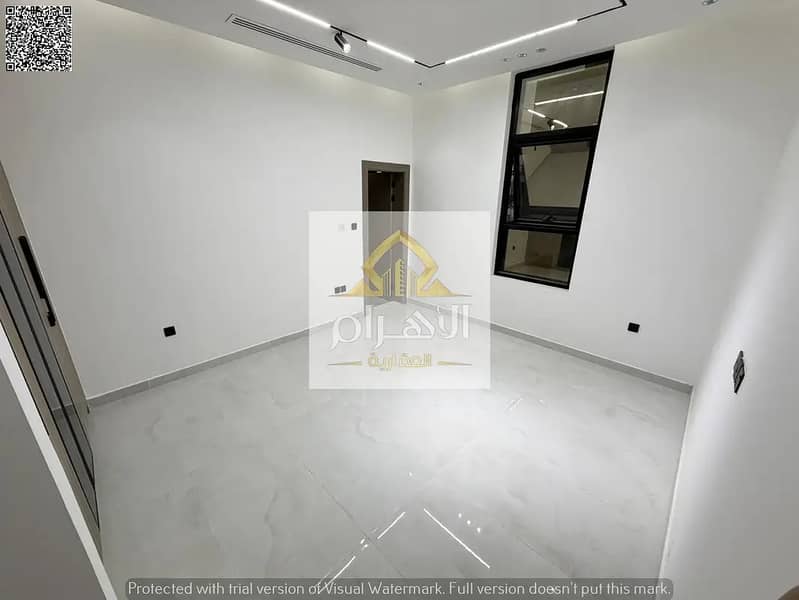 26 845395071-1066x800. webp