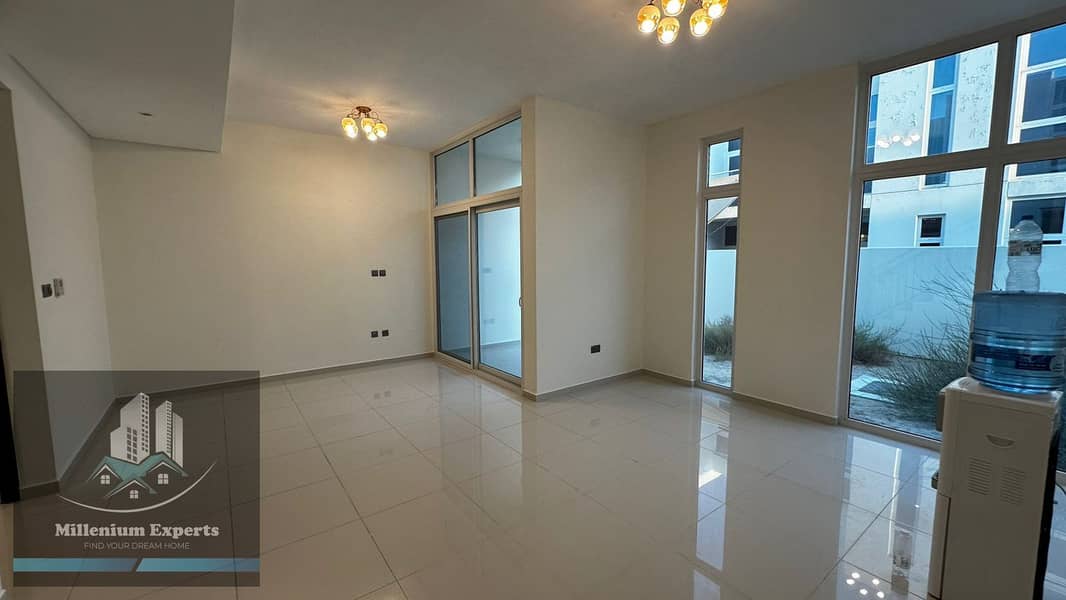 3 b728b3fa-002c-48be-85e8-9b631cb6ac96. jpg