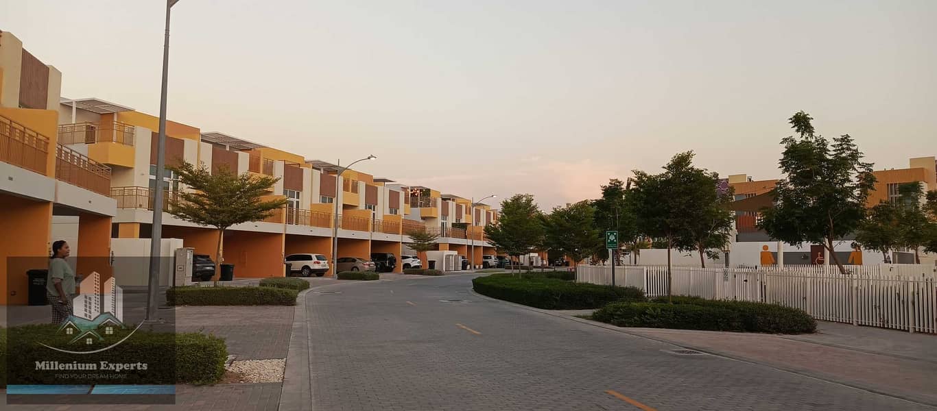 18 10ebba23-8e74-47c7-b1c0-741424a1ce75. jpg
