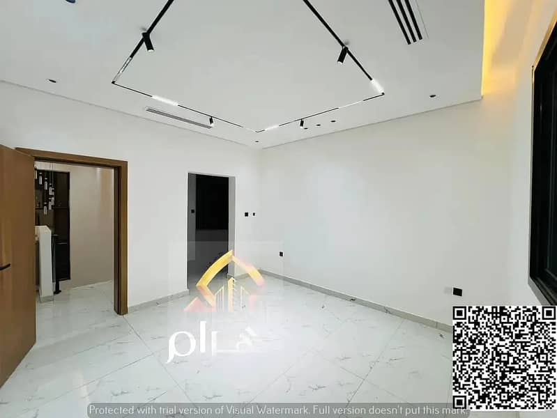 11 841823604-1066x800. webp
