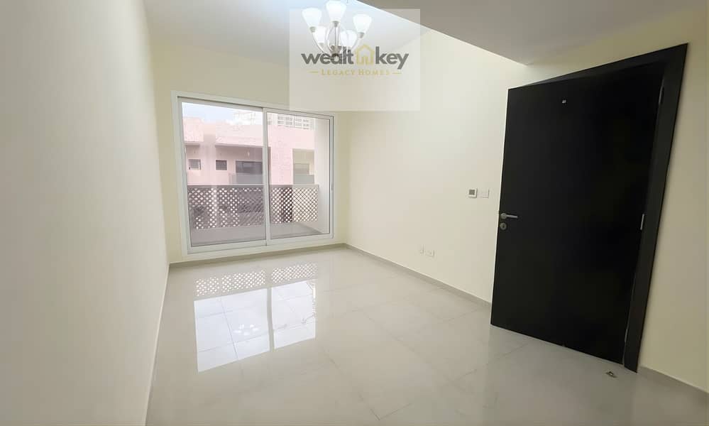 9 bf510887-7801-4bfd-8551-9aed629e3e34. jpg