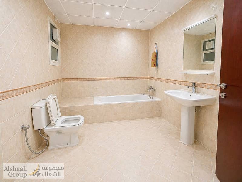 16 washroom (3). jpeg