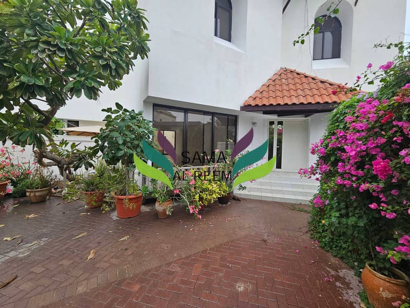 Villa in Umm Suqeim > Umm Suqeim 1