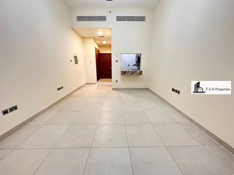 SPACIOUS STUDIO | BEACH ACESS| READY TO MOVE IN