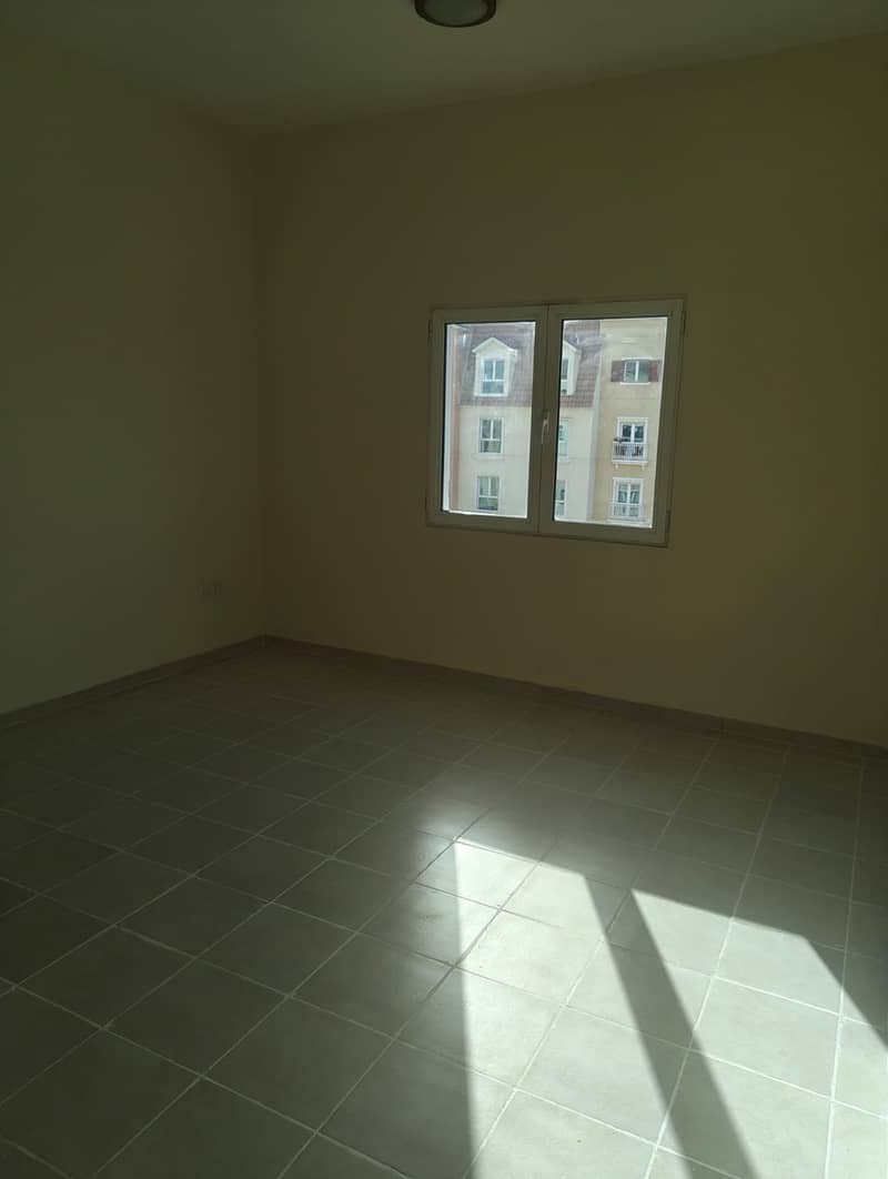 3 bd4a0ace-c4af-4d71-a7e7-4415bf6aff15. jpg